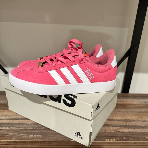 Women’s Addidas pink sneakers - Picture 1 of 5